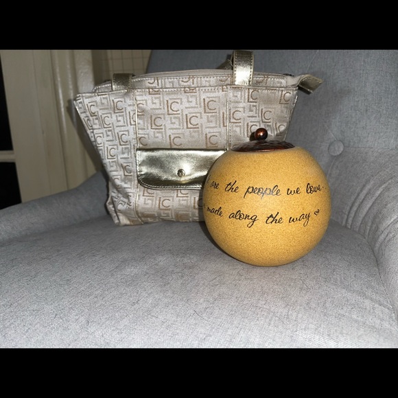 Liz Claiborne Gold Tote - Picture 1 of 5